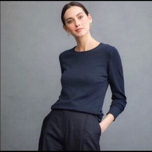 NWT VINCE 100% Merino Wool Coastal Blue Sweater M